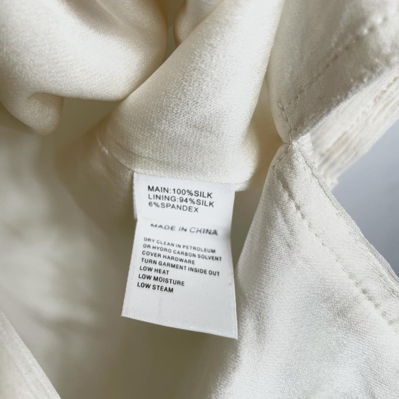 St. John Collection 100% Silk Cap Sleeve Ruffle Blouse Top Size small - Picture 5 of 5